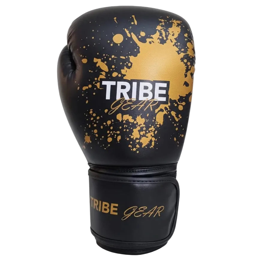 Bokshandschoen voor kinderen met TribeGear goud splash design op zwarte handschoen