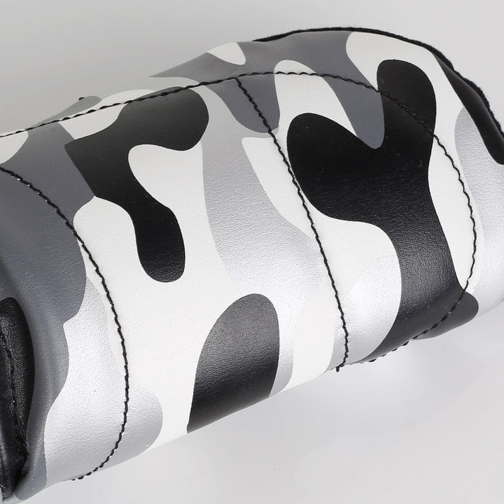 Detail van camouflage kickboksen scheenbeschermers van TribeGear