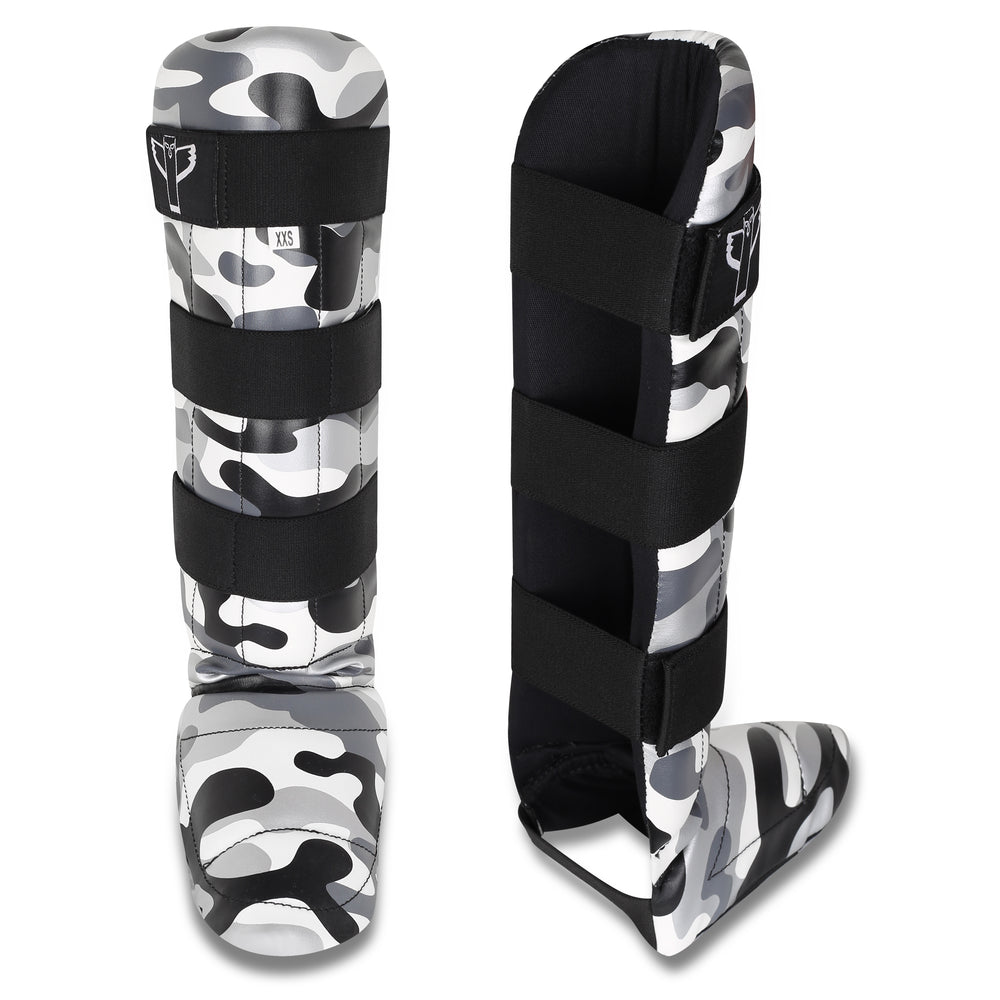 Vooraanzicht en zijaanzicht van camouflage kickboksen scheenbeschermers van TribeGear