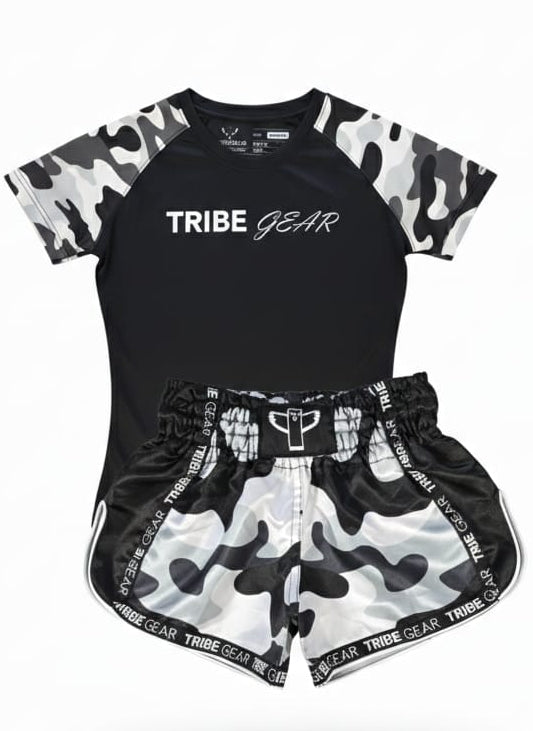 Kickboksen set voor kinderen met TribeGear shirt en Muay Thai shorts in camouflage design